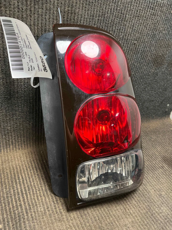 Fits 2002-2009 Chevrolet Trailblazer Right Taillight Assembly OEM:15131579 Foto 2 de 4