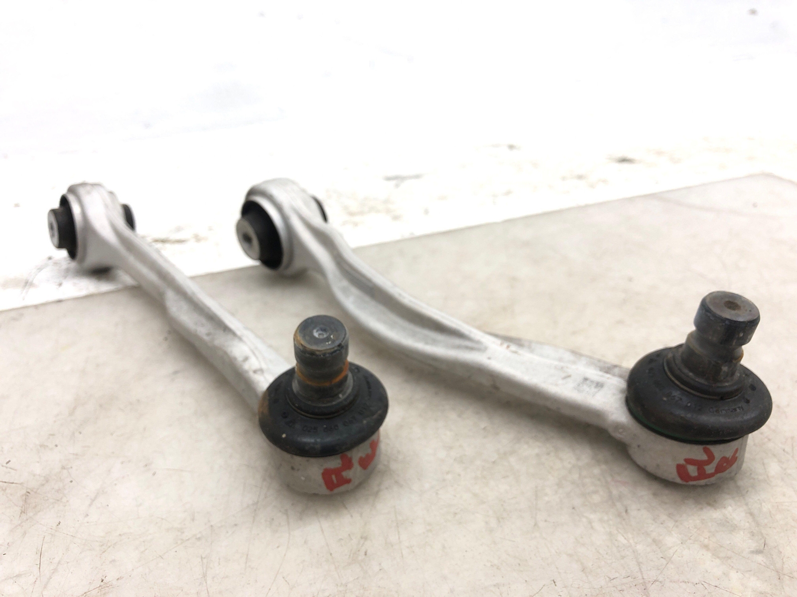 2016-2020 BENTLEY BENTAYGA FRONT LEFT UPPER FORWARD & REARWARD CONTROL ARM SET
