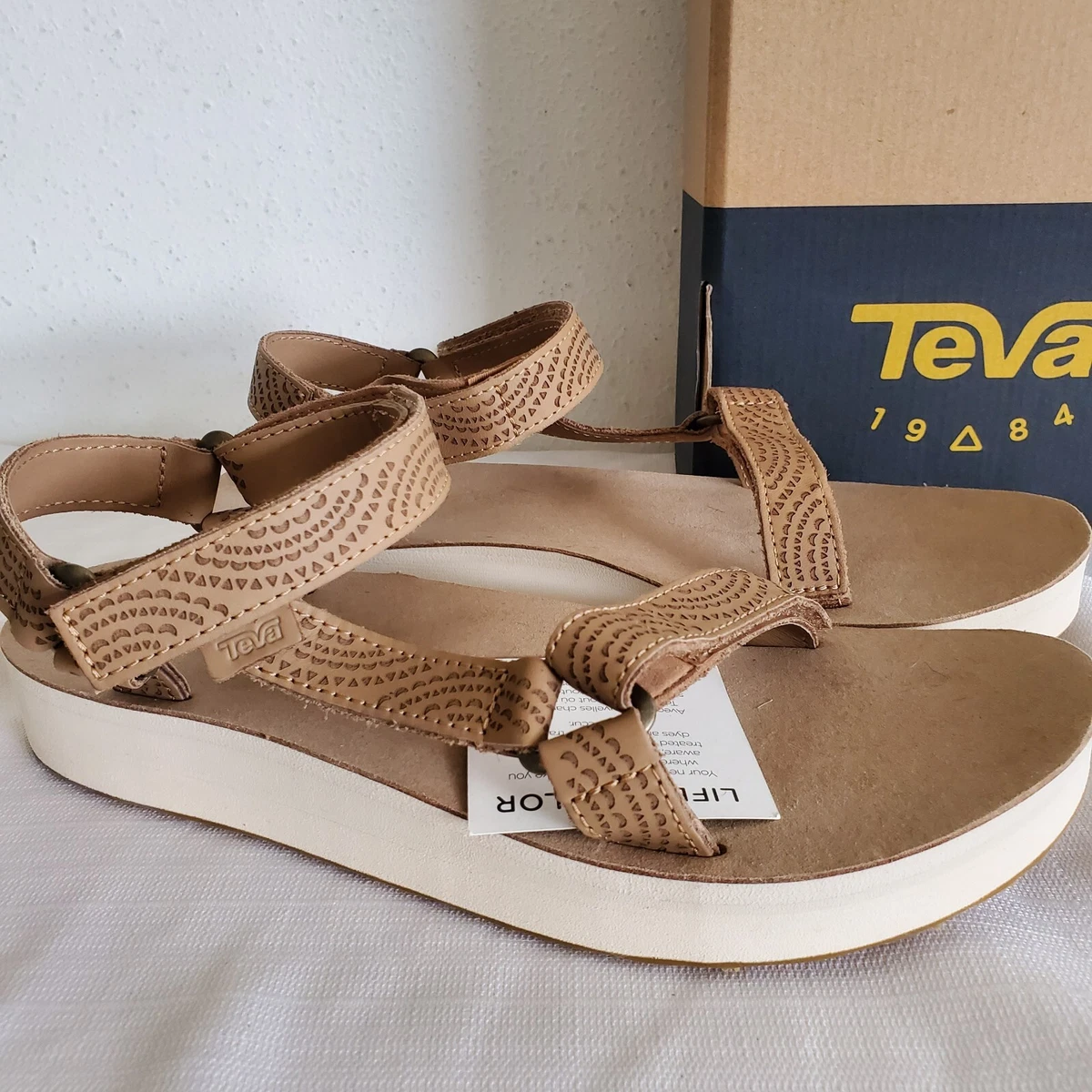 NEW WOMENS SIZE 11 SAND DUNE 1090873 TEVA MIDFORM UNIVERSAL GEOMETRIC  SANDALS