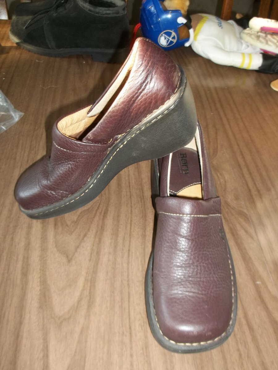 Nice Vintage BORN Brown Leather Loafers Slip Ons Clogs Size 8