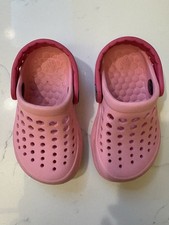 Toddler Girl Clog Shoes Great For Water Size 4/5 Pink Pre-owned Slip On