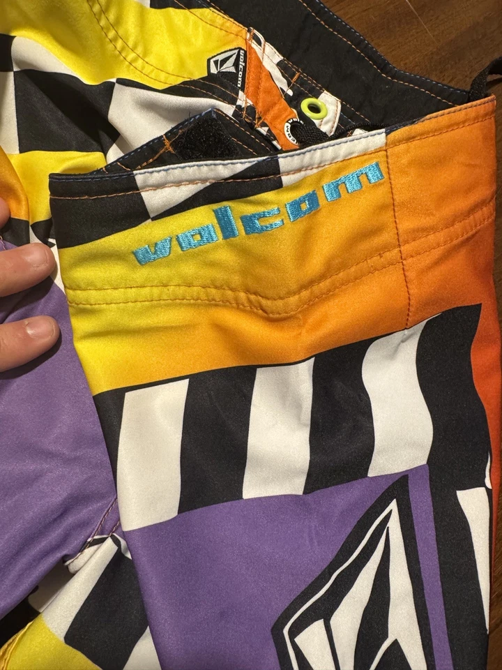 Volcom Board Shorts Mens 31 Dusty Payne Geometric Stripe Surfing Drawstring - Image 3 of 4