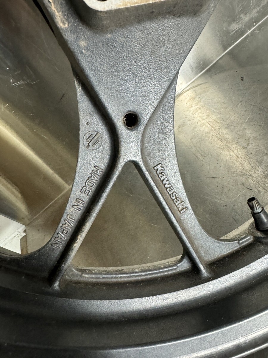 Kawasaki ZX2R ZX2 Ninja Front Mag Rim Wheel 17” 17 Asahitec