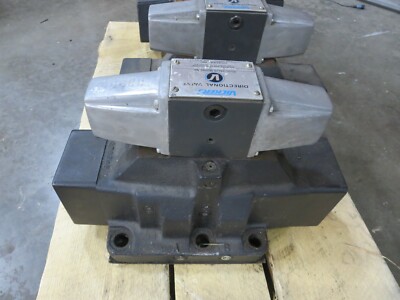 Vickers, DG4S4 0168C 50 & DG5S4 104C 58,Pilot Valve W/Directional Control Valve 