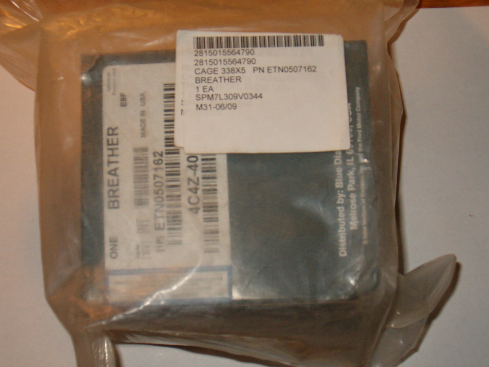 2 Blue Diamond Breathers Rear Axle NEW Design ETN0507162 NIB Eaton