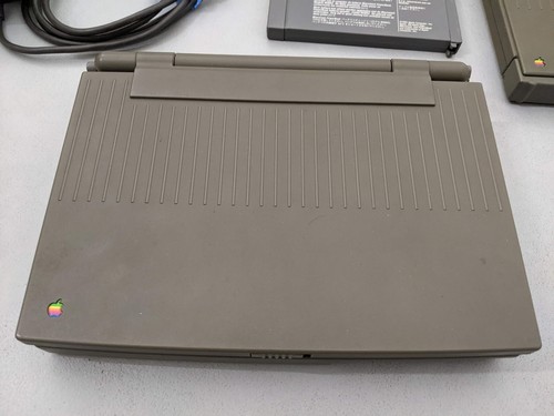 Apple Macintosh Powerbook 100 with PSU, Floppy and Original Software (Vintage) - Afbeelding 3 van 8