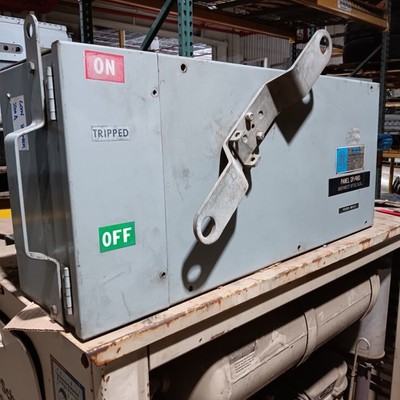 ITE BDKM3800  800 Amp 600V max 3P3W Horiz Breaker  Busway Switch w/600A breaker