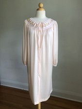 GORGEOUS VTG LORRAINE Light Peach Nylon Floral Embroidered Button-up Nightgown S