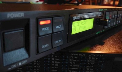 YAMAHA TG55 Digital Tone Generator Sound Module Synth Rack Unit