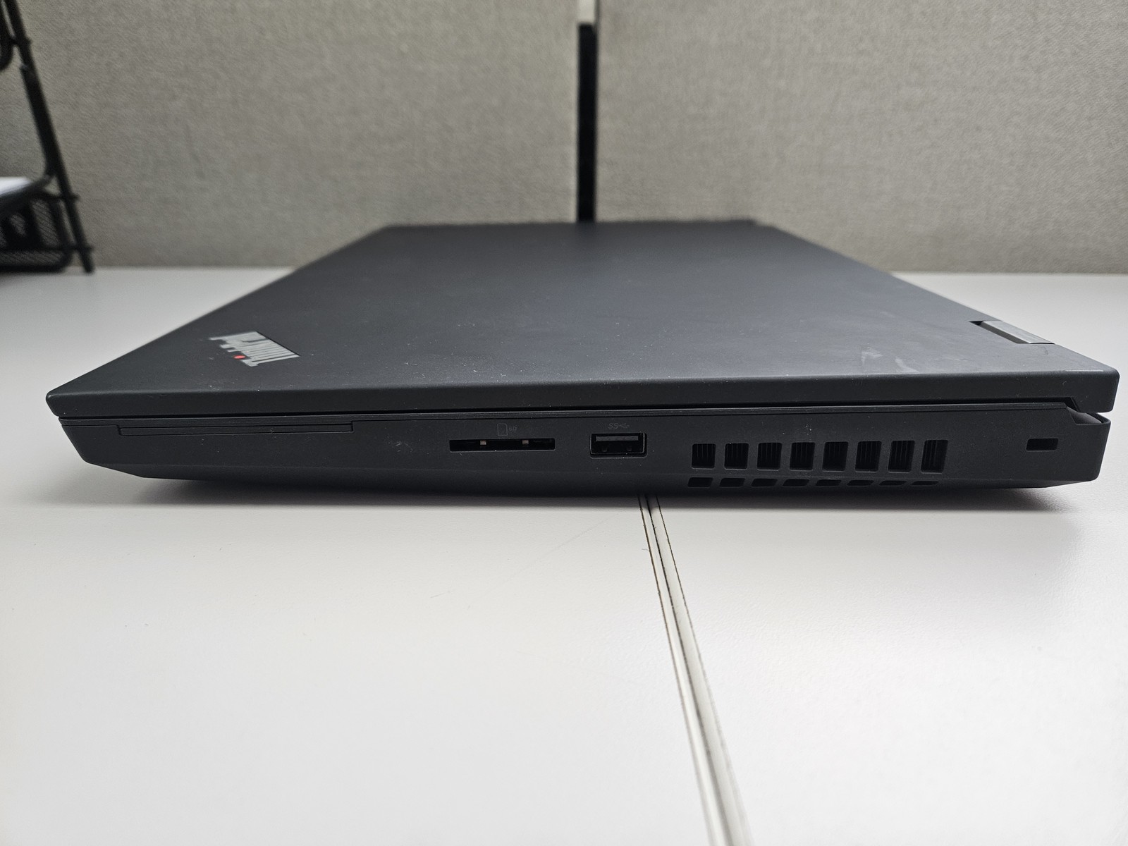 Lenovo ThinkPad P15 Gen 1, 15.6-Inch Laptop, with Intel Core i5-10400H, 512 GB SSD