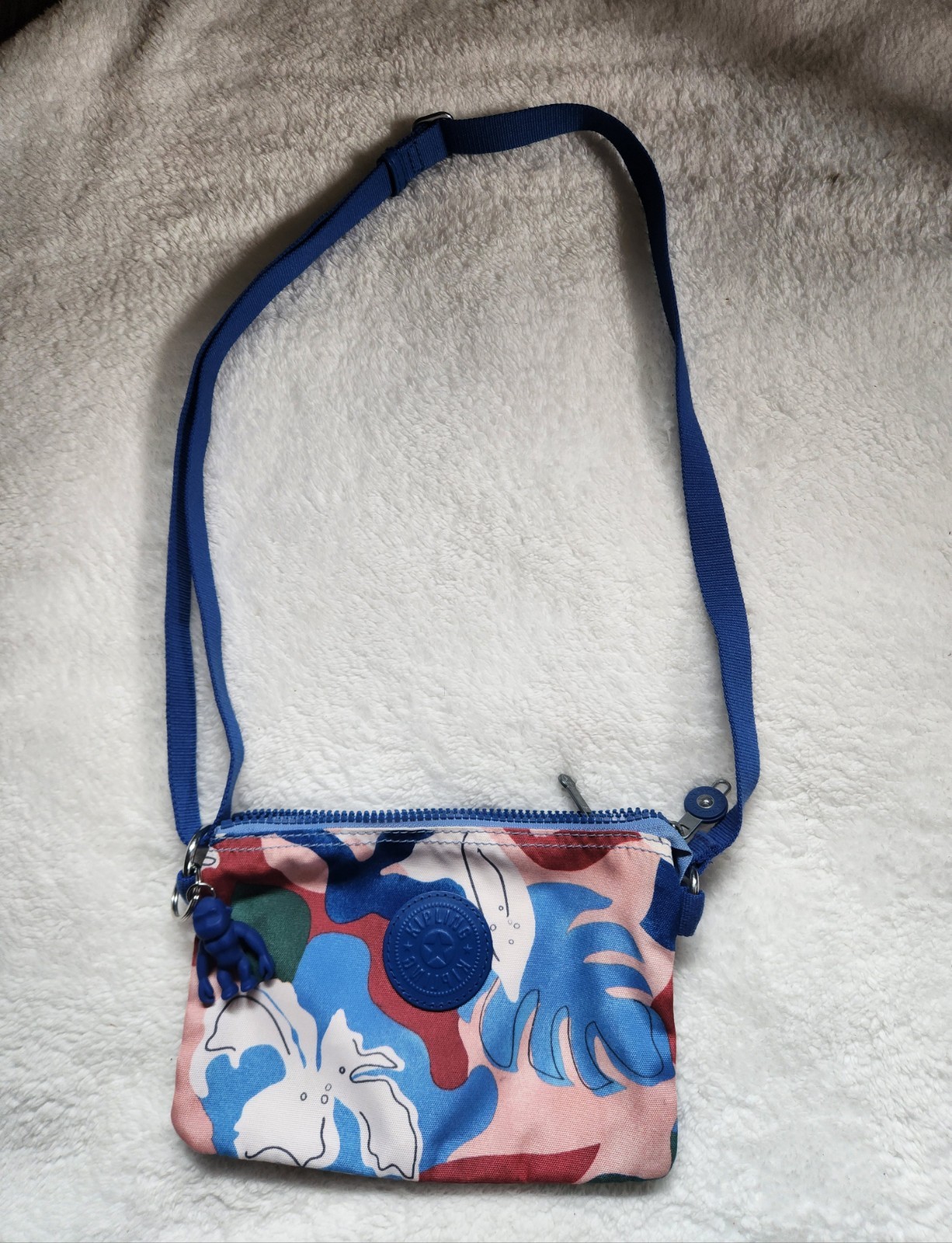 Kipling Creativity Crossbody With Monkey *Few Spo… - image 1