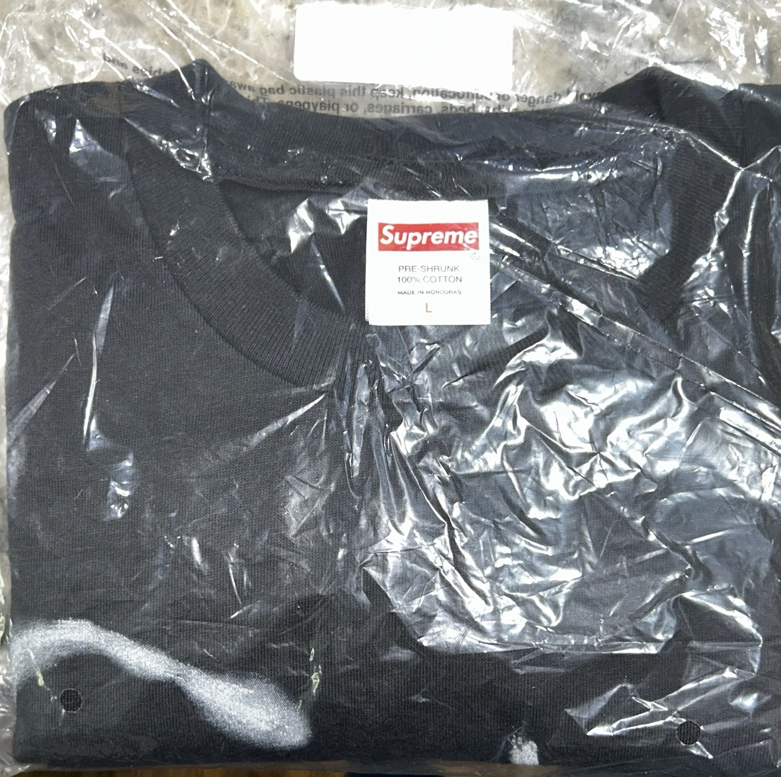 Grand t shirt homme Supreme peint noir neuf SS25T58