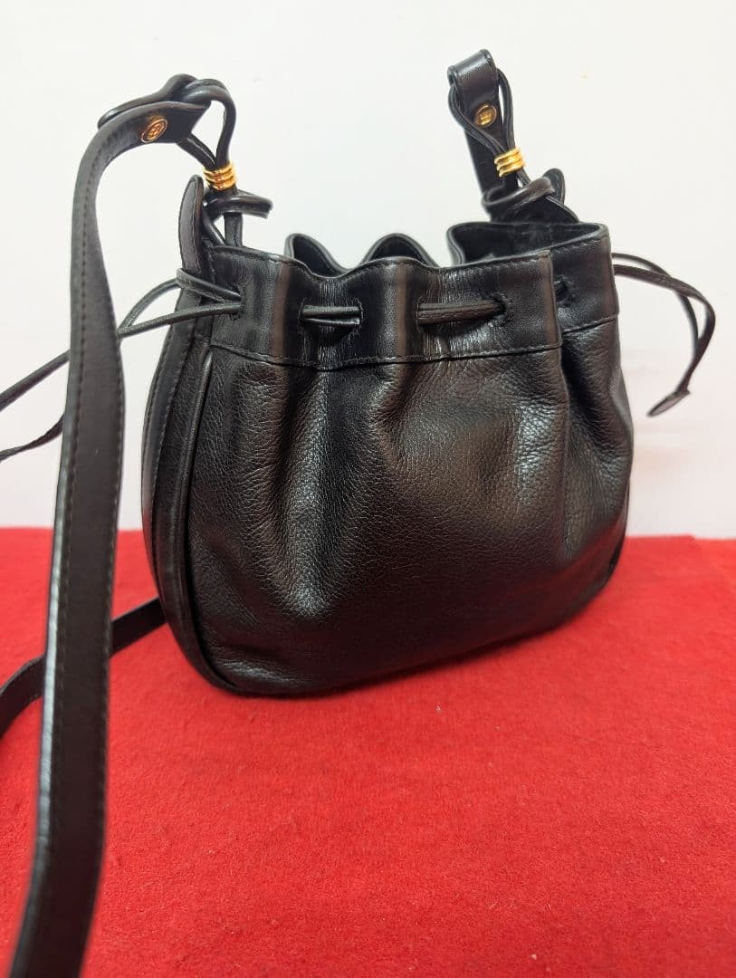 Gucci Black Solid Leather Drawstring Shoulder Bag… - image 1
