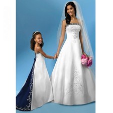 Satin Embroidery Wedding Dresses Strapless Lace-up Court Train Bride Gowns