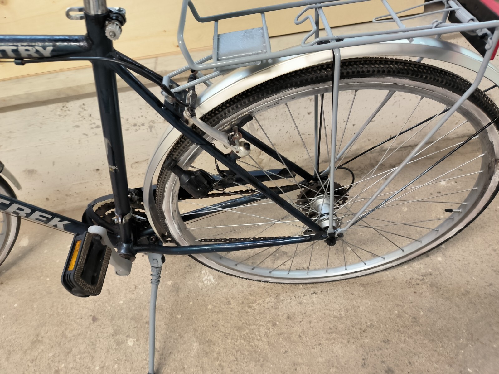 Vendo Bicicletta Da Passeggio Da 28 Ultra Leggera In Eccellenti Condizioni — foto 4