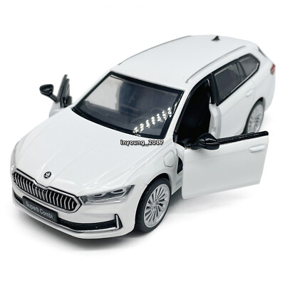 1:35 Skoda Superb IV Combi Model Car Diecast Toy Cars Toys for Boys Kids  White