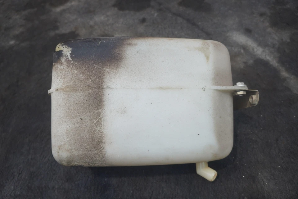 车头灯前照灯洗衣机水库瓶箱 UD25765 宾利 Mulsanne 1988 — 第 2/4 张图片