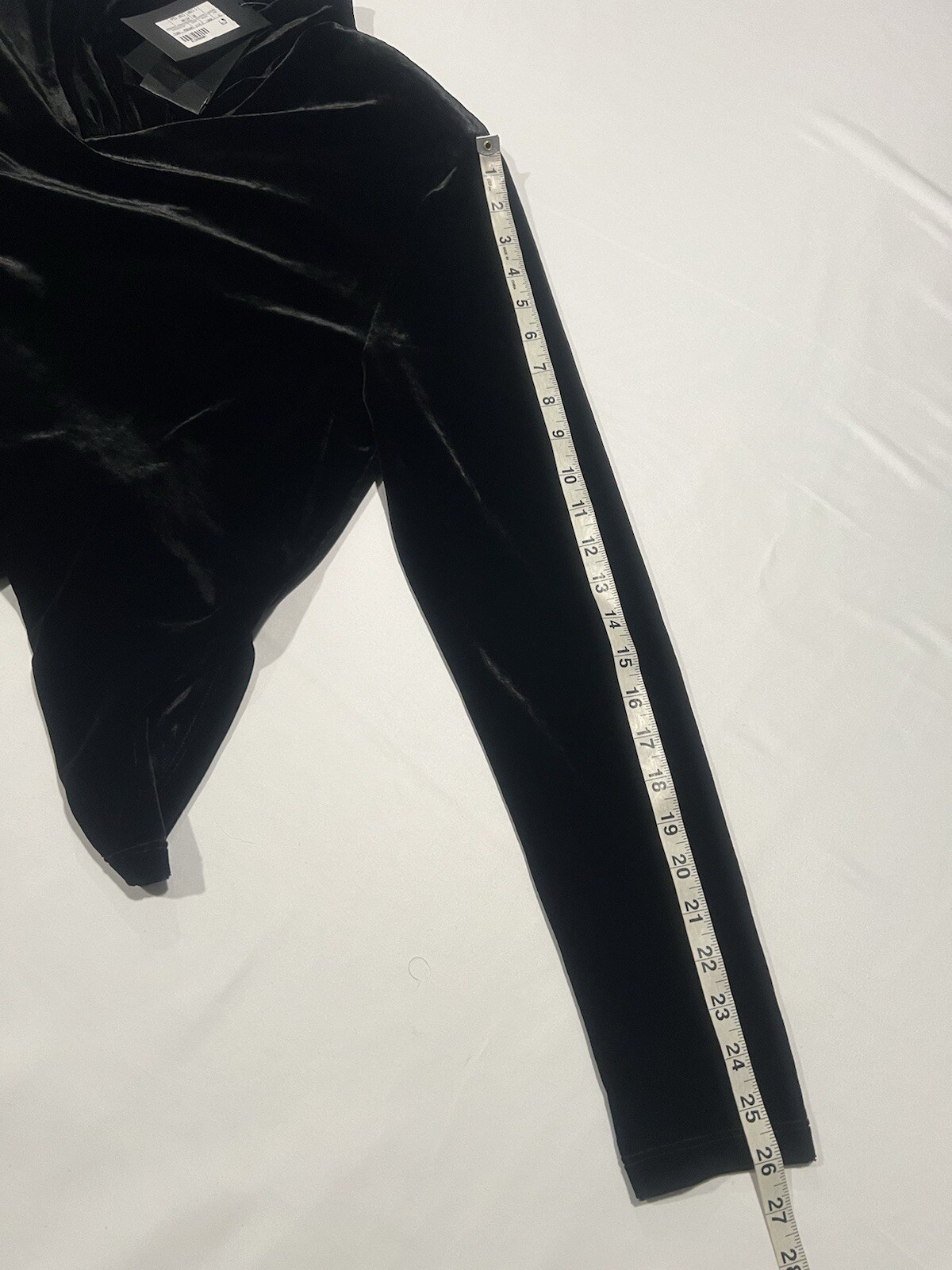 Saint Laurent Uomo Patch Spalla Velluto Girocollo. XL. $1390