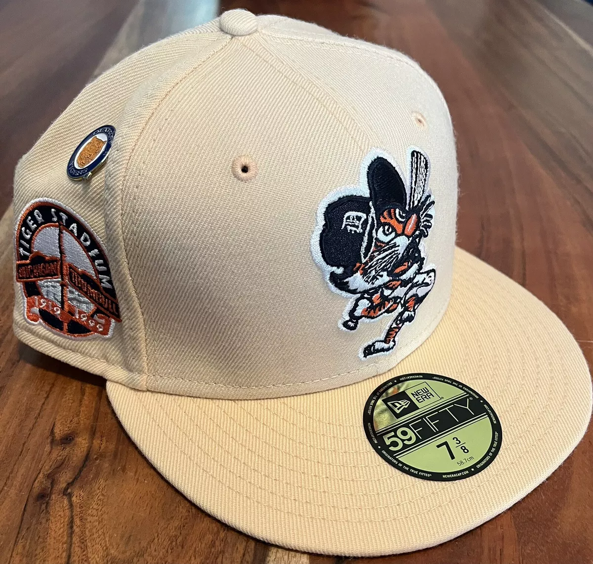 EXCLUSIVE New Era 59FIFTY DETROIT TIGERS STADIUM PATCH HAT, Size 7 3/8, W/  PIN