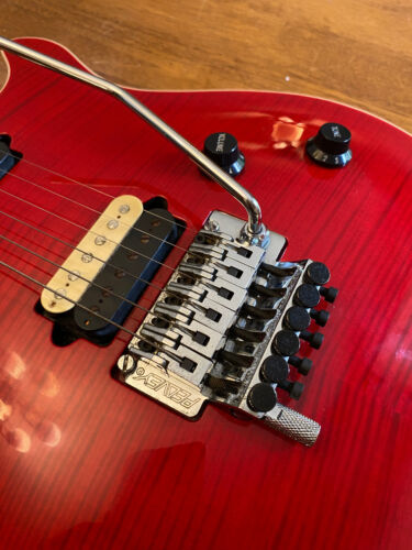 Peave Wolfgang Standard USA Color Red Used In Excellent Condition No Scratches - Picture 2 of 9
