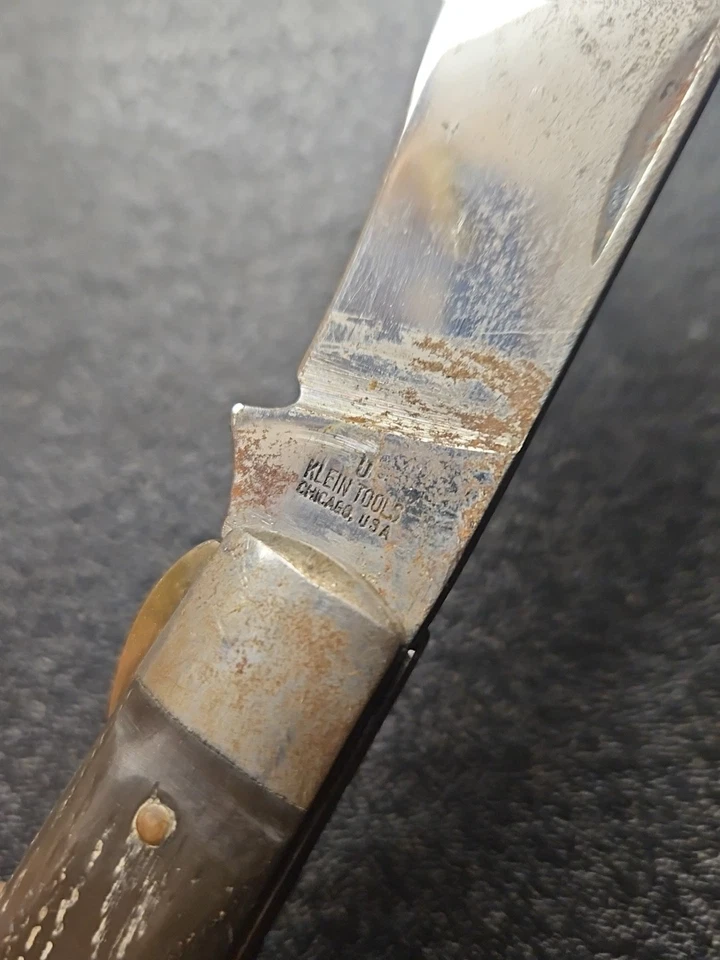 Faca vintage Klein Tools "U” Hawk Bill Chicago - Fabricada nos EUA marrom excelente estado usado - Imagem 3 de 4
