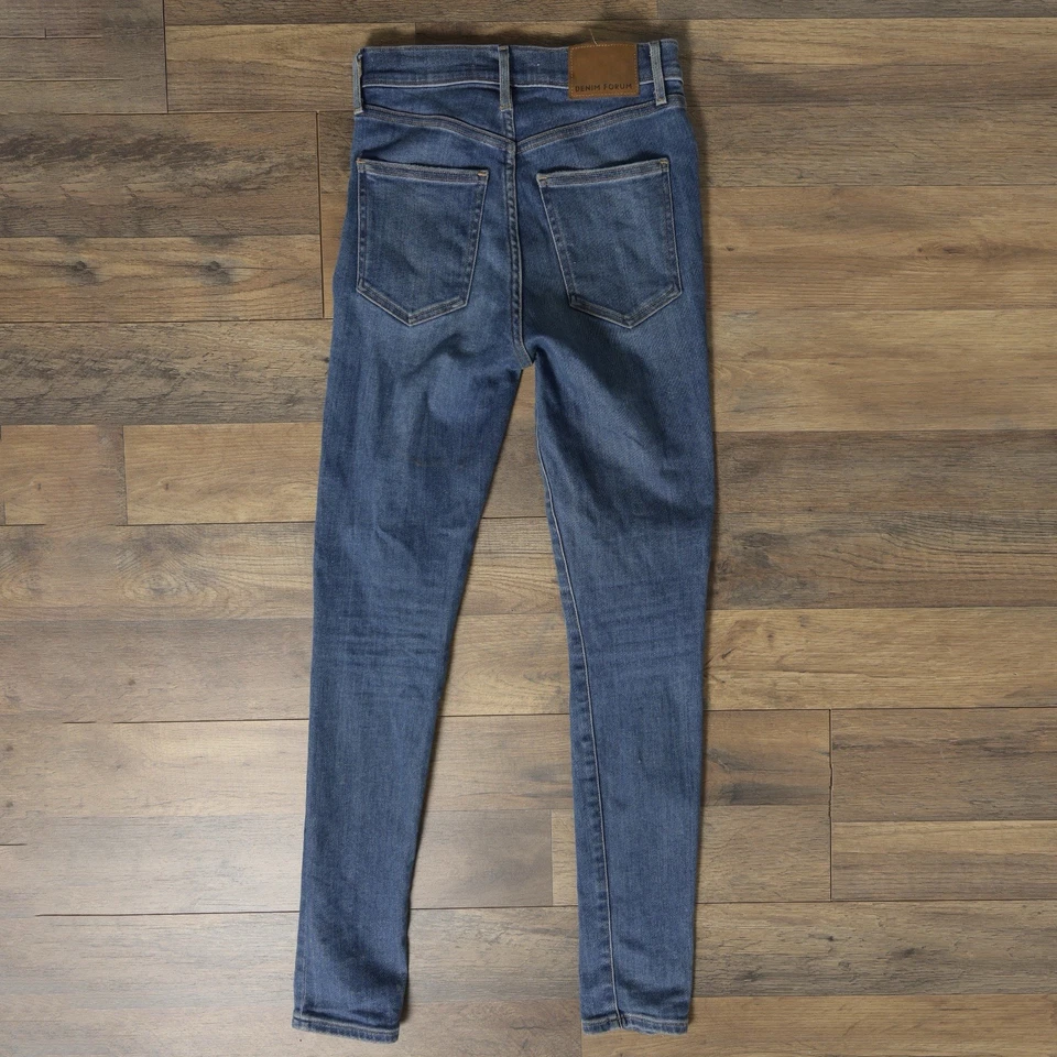 Pantalones de mezclilla para mujer Denim Forum 25 The Lola tiro alto ajustados azul medio Foto 2 de 4