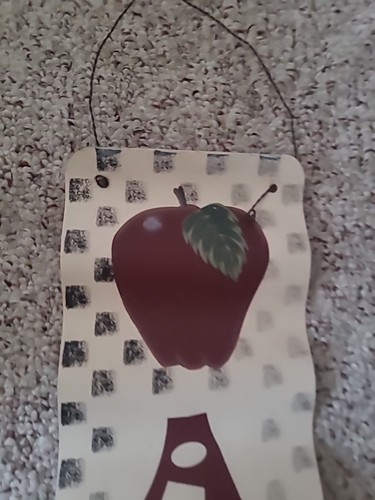 2) Metal Hanging Wall Art Decor, Metal Apple Decoration. - Picture 7 of 11