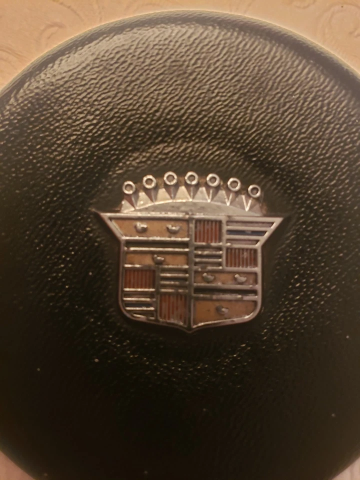 Adillac Deville 1966 volante bocina botón con cresta Foto 4 de 4