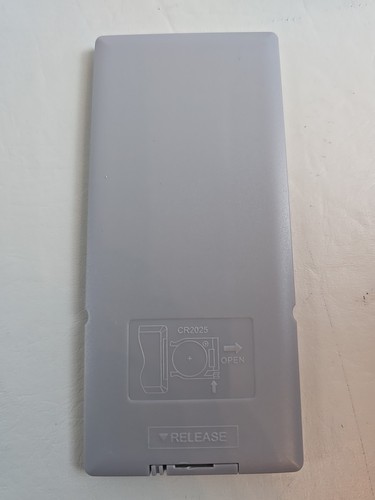 Polaroid oem Remote Control Model RC-50P Silver Gray New Clean Works Tested - Picture 3 of 4