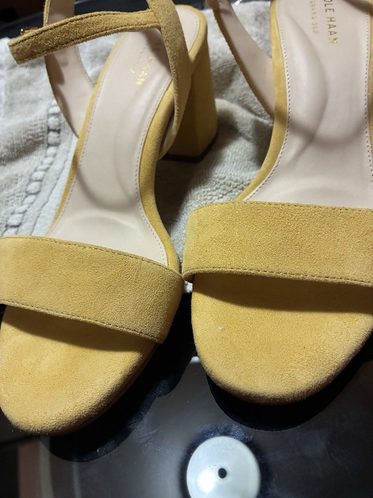 Cole Hann Yellow Sandel Women's Suede Chunky Heel with Buckle Size Pre Owned 7B
