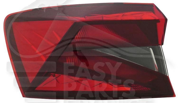Feu arrière-gauche extérieur Skoda Fabia 06/21→ à réflecteurs prismatiques anti-humidité