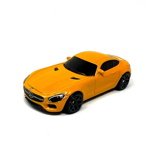 Mercedes AMG GT 2017 Hot Wheels HW Exotics 15' vehículo suelto amarillo - Imagen 2 de 6