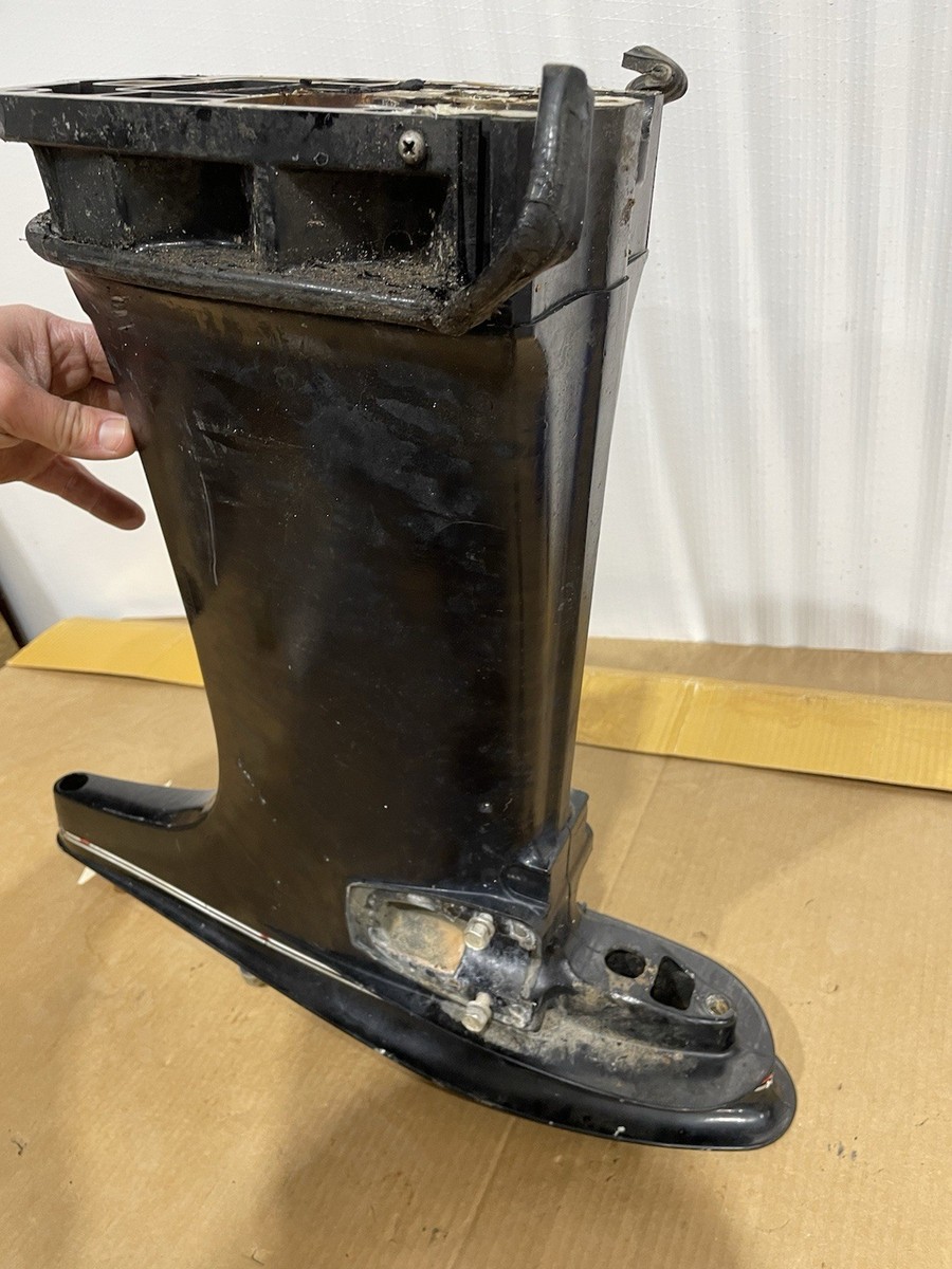 MERCURY 80 115 HP 20” LONG DRIVE SHAFT HOUSING Mid Section 5239A4
