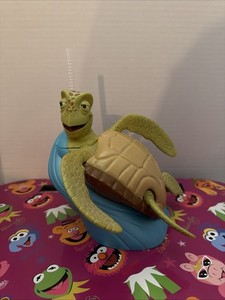 CRUSH The Surfer Turtle Disney Parks Large Cup  Finding Nemo Souvenir