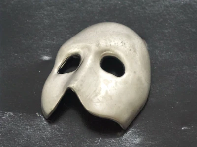 Collectible Pin - The Phantom Of The Opera Mask Pin - Vintage circa 2000's - Image 1 of 4