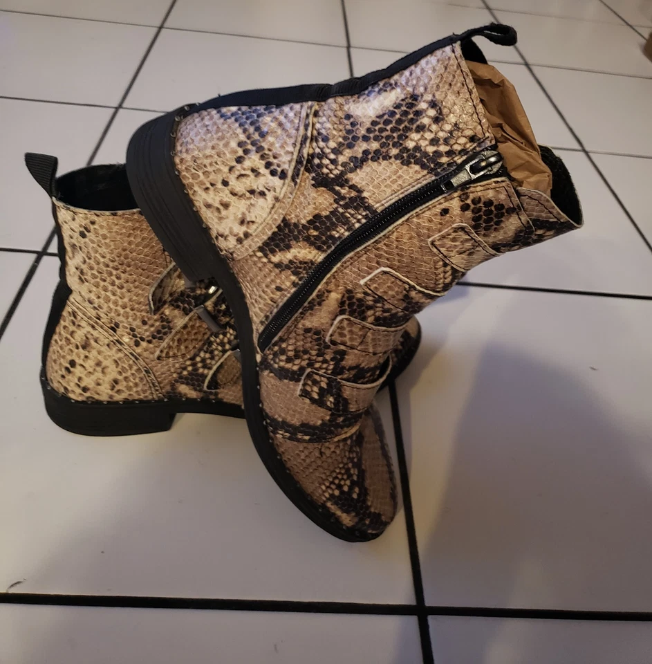 Steve Madden Tachonado Hebilla Cremallera Combate Botines PERSEGUIR Piel de Serpiente Cuero 1 Foto 4 de 4