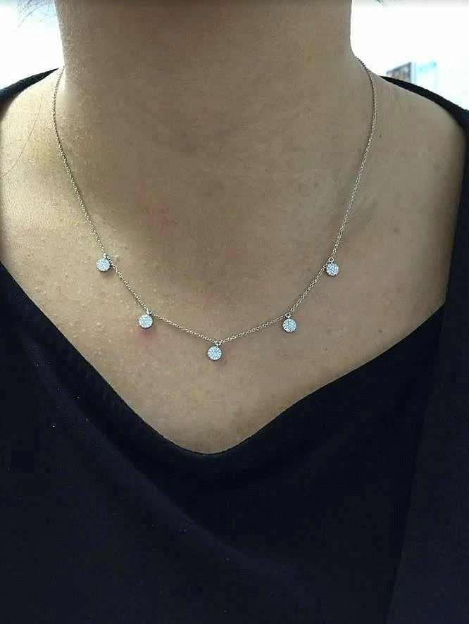 Conjunto de collar pavé circular de diamantes de oro blanco de 14k natural 0,22 quilates Foto 2 de 4