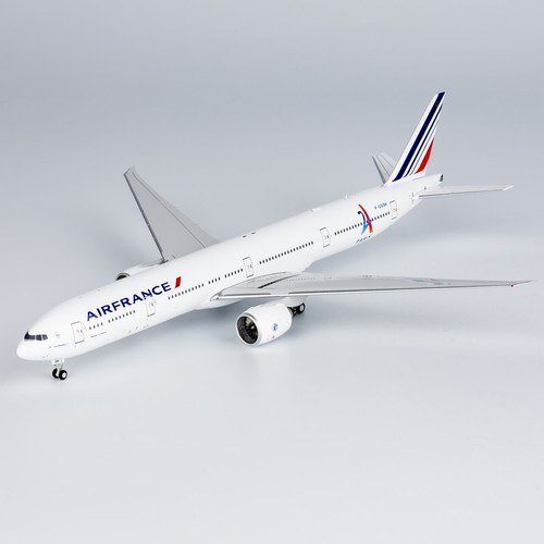 1:400 NG Models Air France aereo passeggeri B777-300ER modellino aereo pressofuso - Foto 3 di 9
