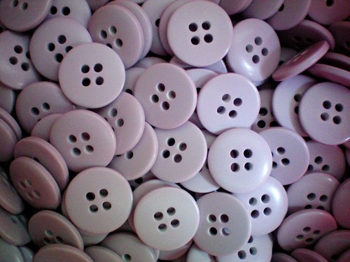 Buttons 15mm 24L Purple Lilac Light 4 Hole Satin Finish Quality Button (Z96) - Picture 18 of 24