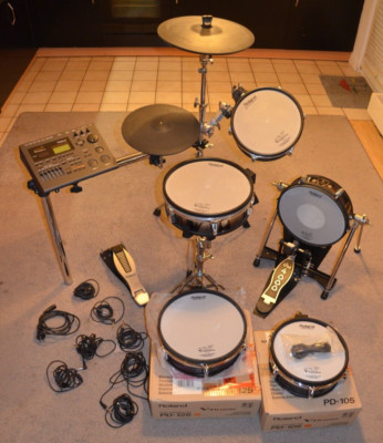 Roland E-Drum Set TD-10 Modul, KD-120 mit zwei Nagel neuen PD-105 und PD-125