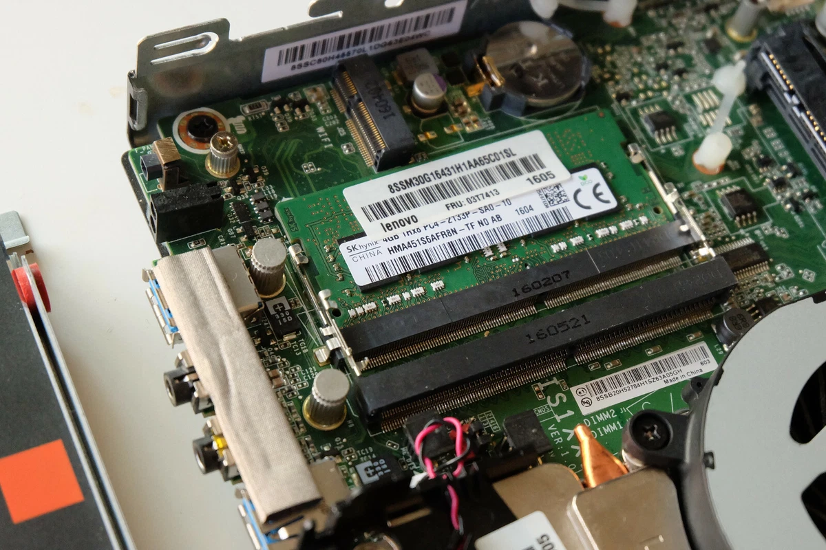 Lenovo Thinkcentre M700 Tiny Celeron G3400T / 4GB / 250GB HDD