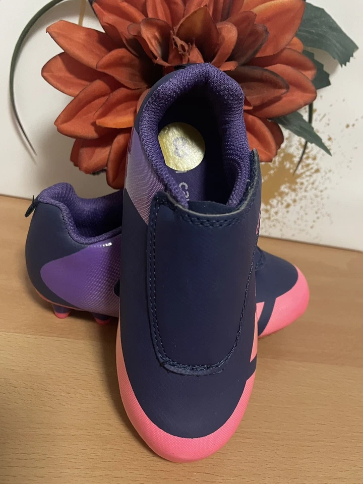 Botines de exterior CARTERS. Niño pequeño talla 8. Púrpura Azul Rosa - Gancho y Lazo. Foto 3 de 4