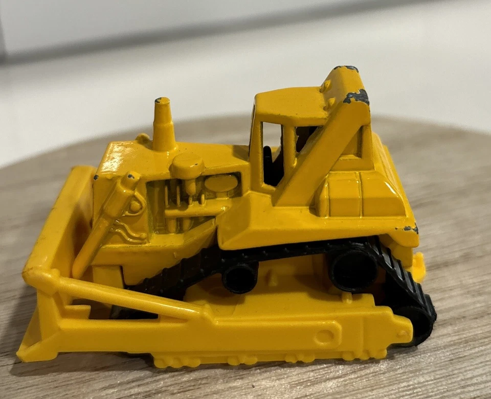 1991 Hot Wheels Bulldozer Malaysia - Image 2 of 4