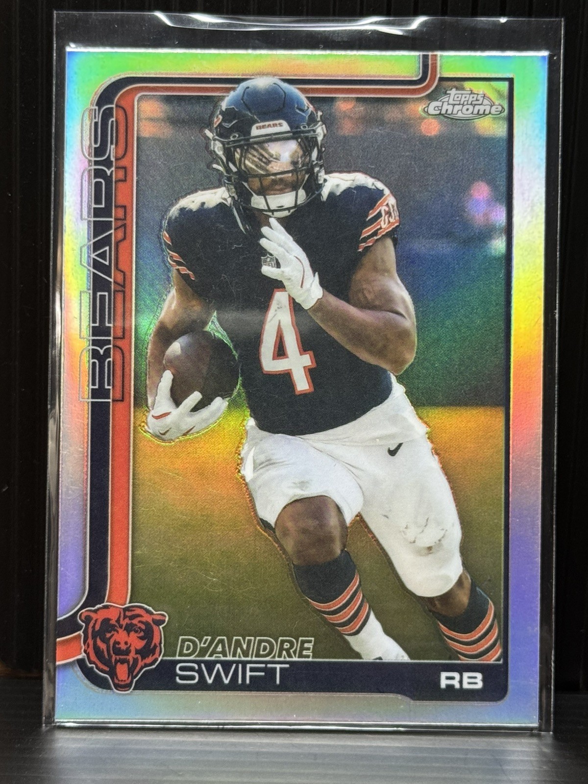 🏈D'Andre Swift 2025 Topps Chrome #53 Topps Refractor Chicago Bears
