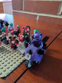 LEGO Batman Movie The Joker Notorious Lowrider + Extra Minifigures