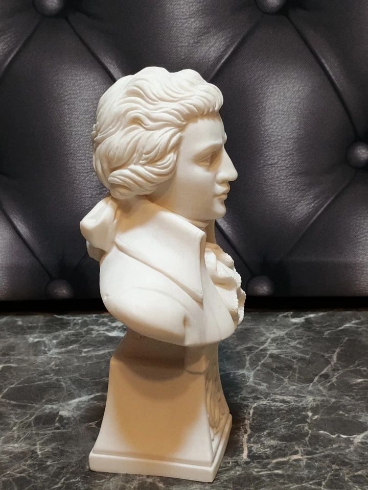 Buste Mozart en Albâtre, signé A. Lucchesi - Photo 4/4