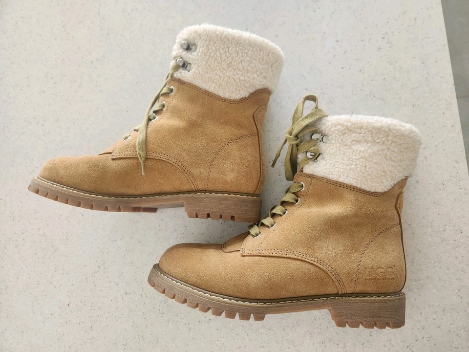 UGG Australia Classic Women Boot, Size 8 39- Brown