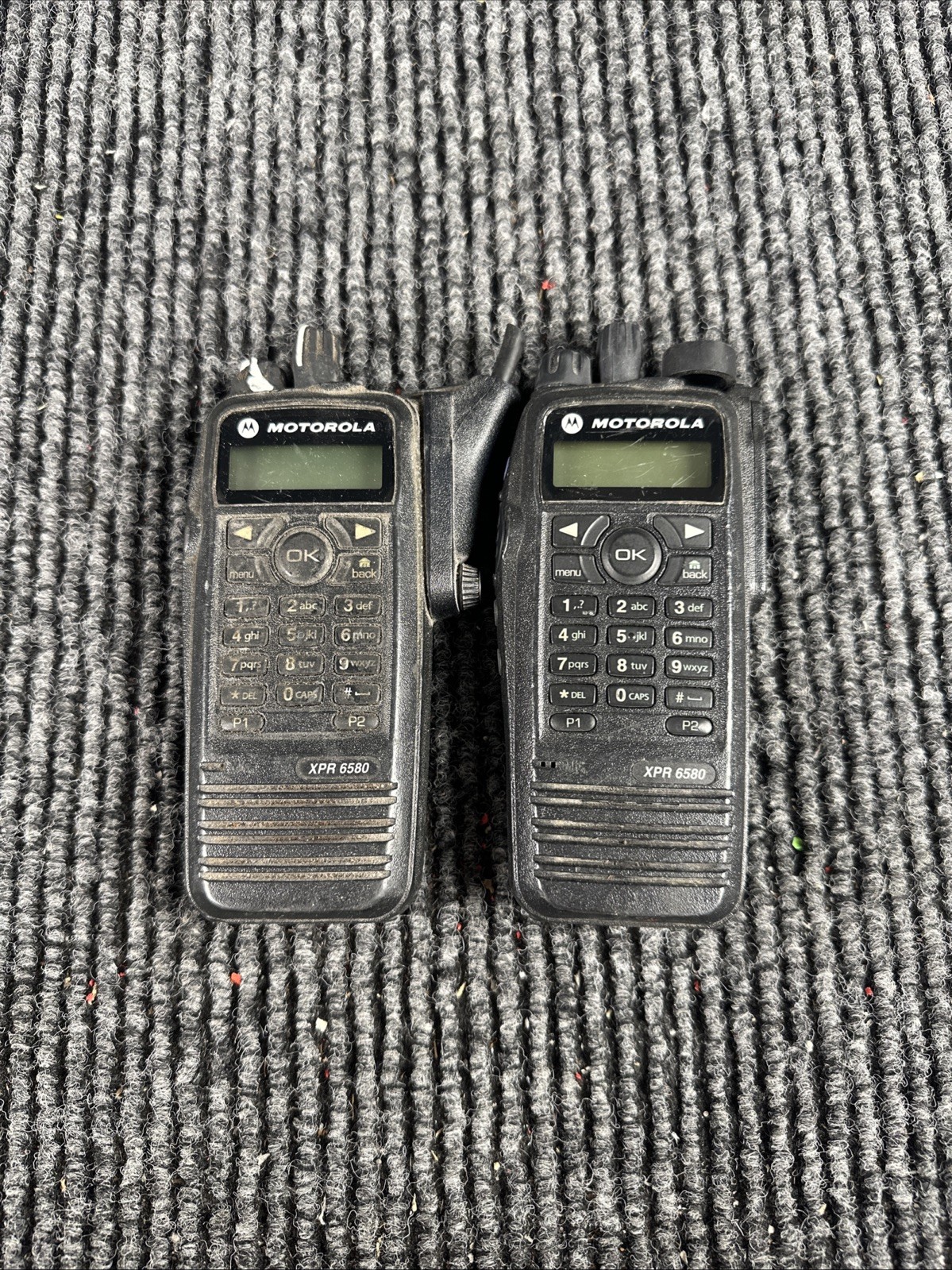 2 Motorola XPR6580 Digital 800/900 DMR MotoTrbo Radio AAH55UCH9LB1AN - Untested