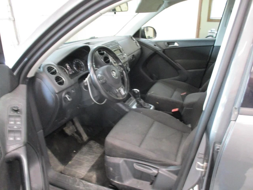 Limpador de ar/caixa Volkswagen Tiguan 2014 1K0129607AG 8092 - Imagem 2 de 4