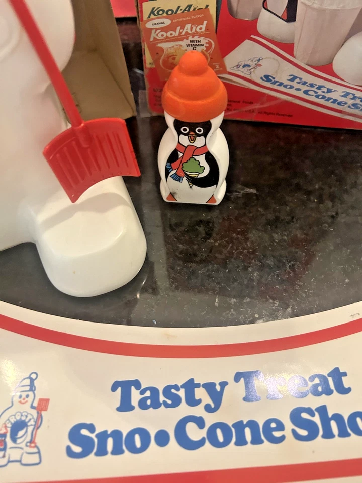 Vintage Hasbro Frosty Sno-Man Sno Cone Máquina Na Caixa com Acessórios Bom Estado - Imagem 4 de 4